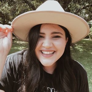 Meet your Posher, Shelby